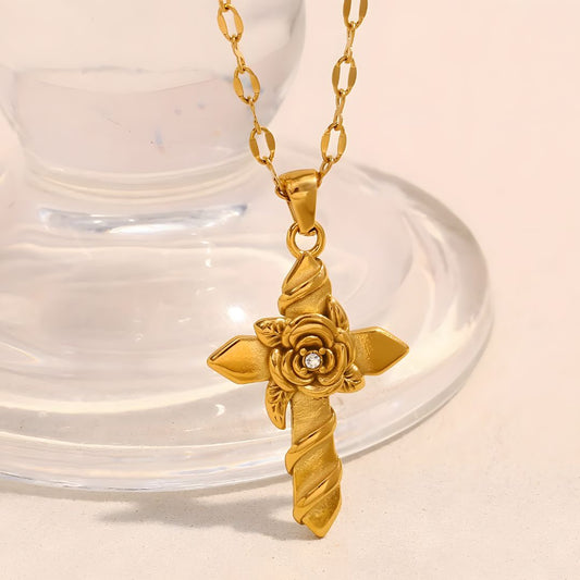 Collar dorado con cruz y cadena fina bañada en oro 18k Noara