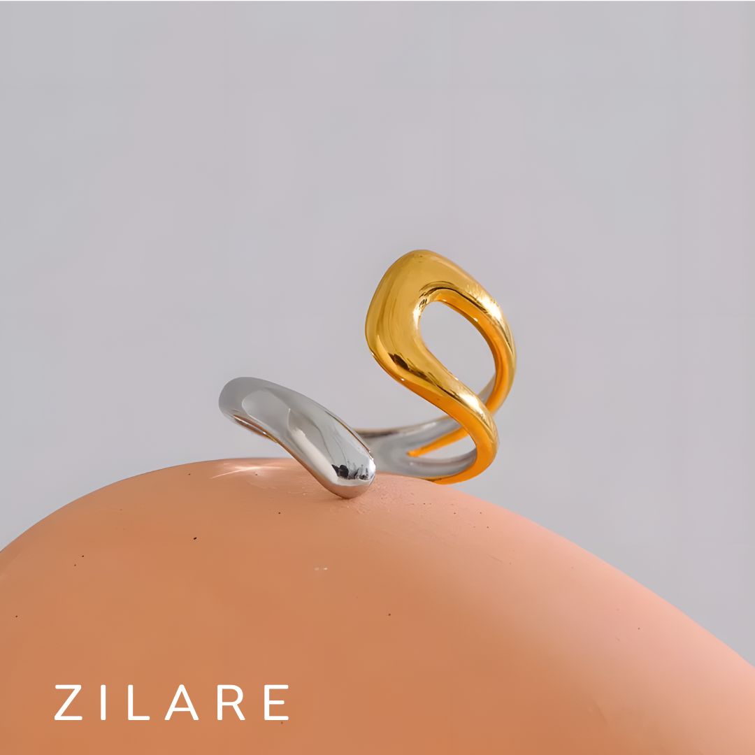 Anillo acero inoxidable bicolor con diseño único Denisse