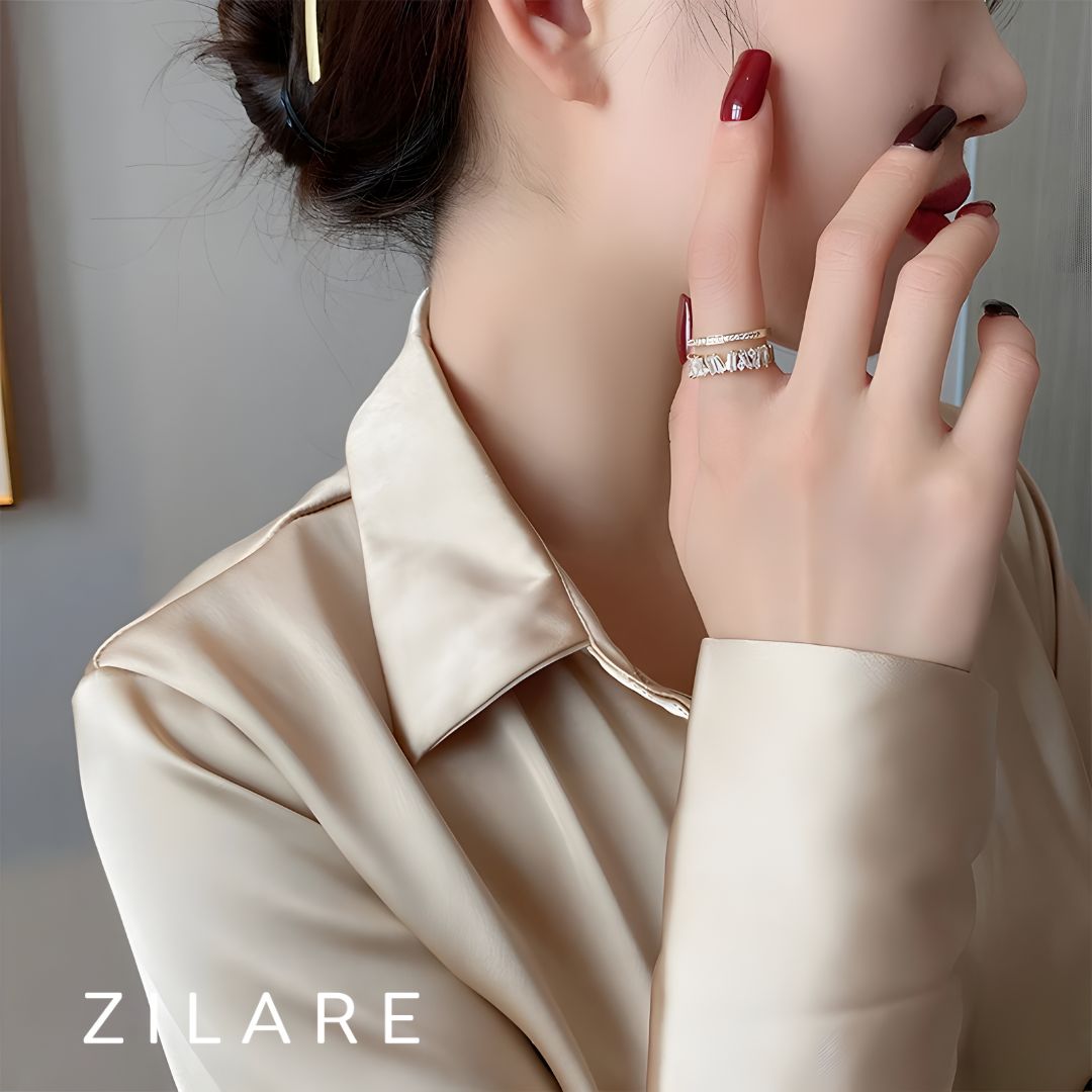 Anillo con Brillantes en Diseño Abierto Bañado en Oro Noa