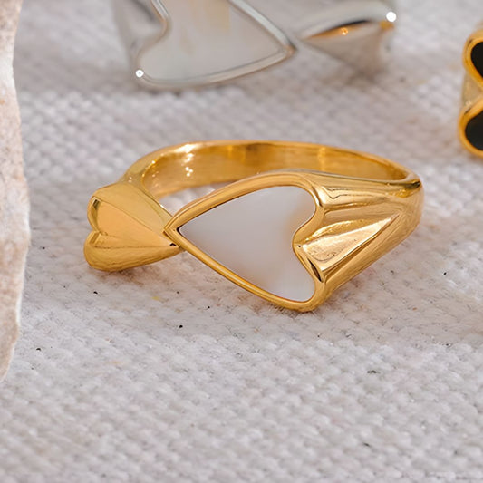 Anillo con diseño de corazón bañado en oro 18k Nubia