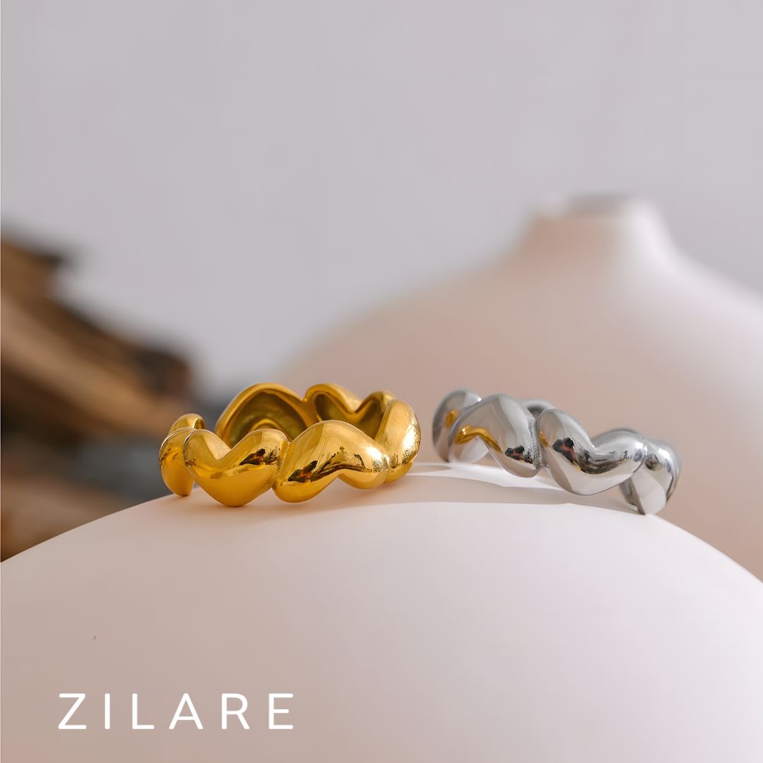 Anillo dorado con corazones ajustable bañado oro 18k Noelia
