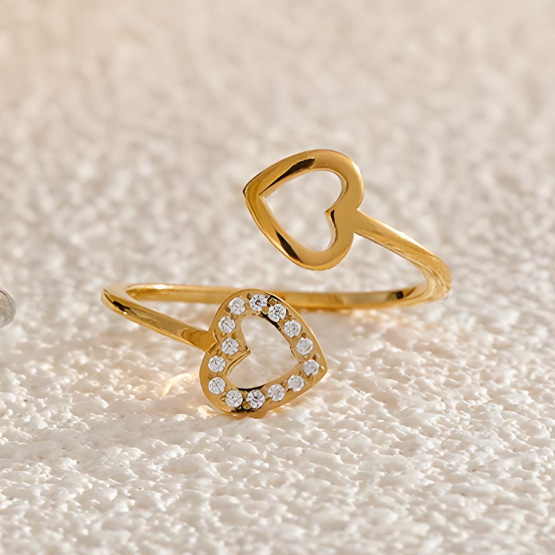 Anillo dorado ajustable con corazones y circonias Eliette