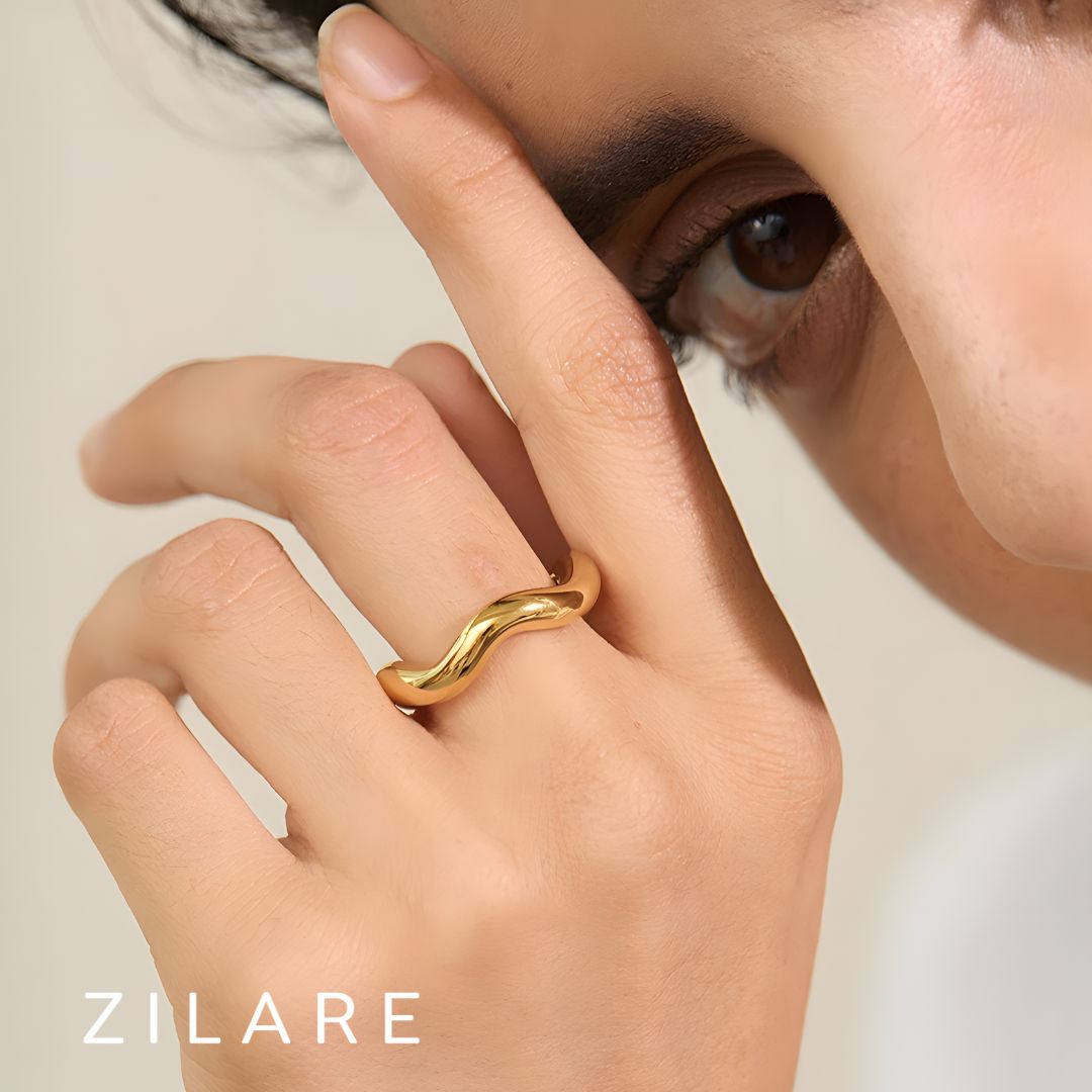 Anillo dorado ondulado bañado en oro 18k para mujer Noa