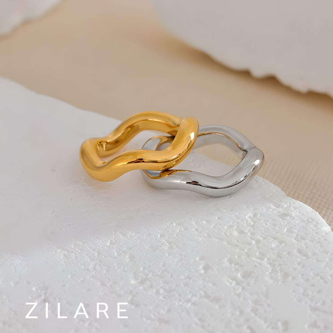 Anillo dorado ondulado bañado en oro 18k para mujer Noa