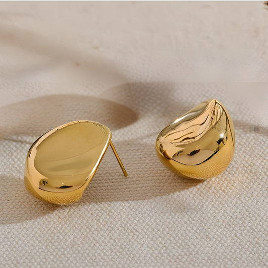 Aretes dorados bañados en oro 18k minimalistas Claudia