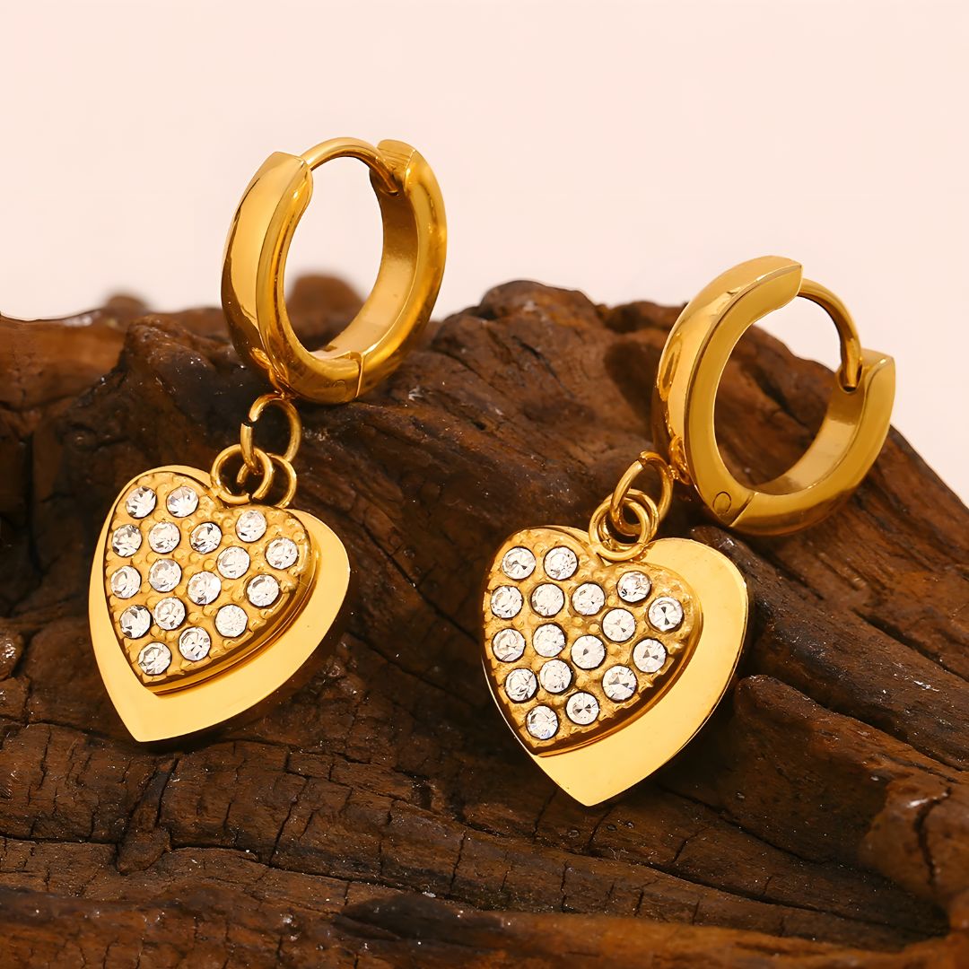 Aretes dorados elegantes con corazón bañados oro 18k Reina
