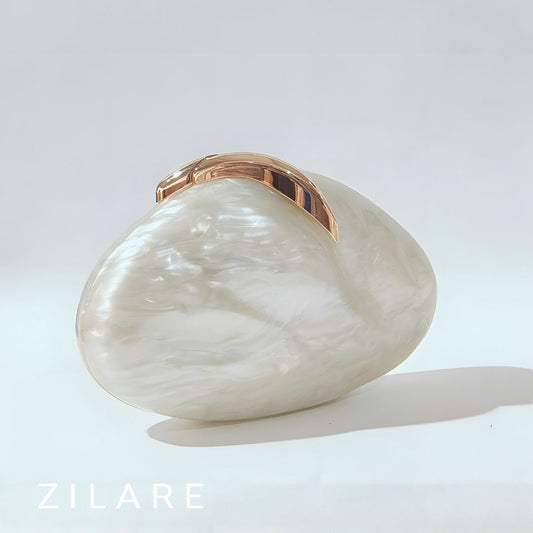 Bolsa de mano para mujer color nacarada con cadena Camila