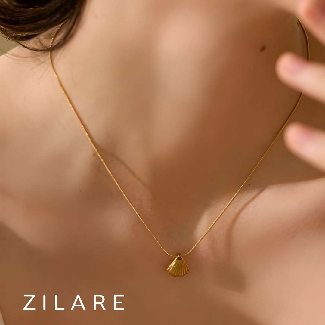 Collar bañado en oro 18k con diseño elegante de concha Ahya