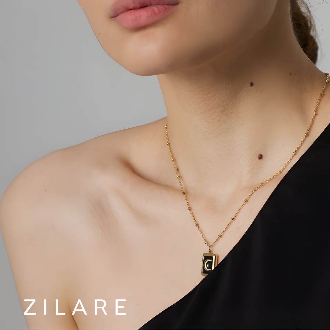 Collar dorado bañado en oro 18k diseño de luna Dalila