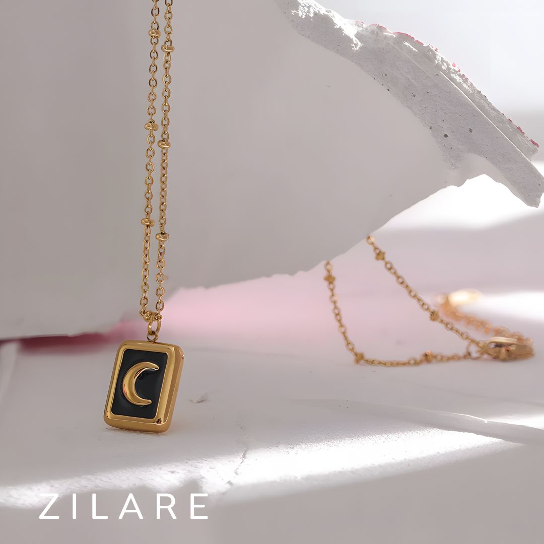 Collar dorado bañado en oro 18k diseño de luna Dalila