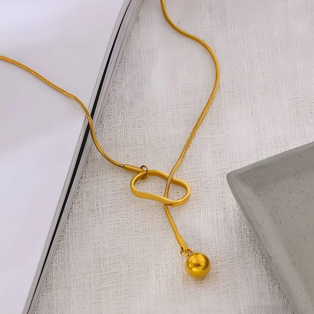 Collar dorado bañado en oro 18k con diseño ajustable Soraya