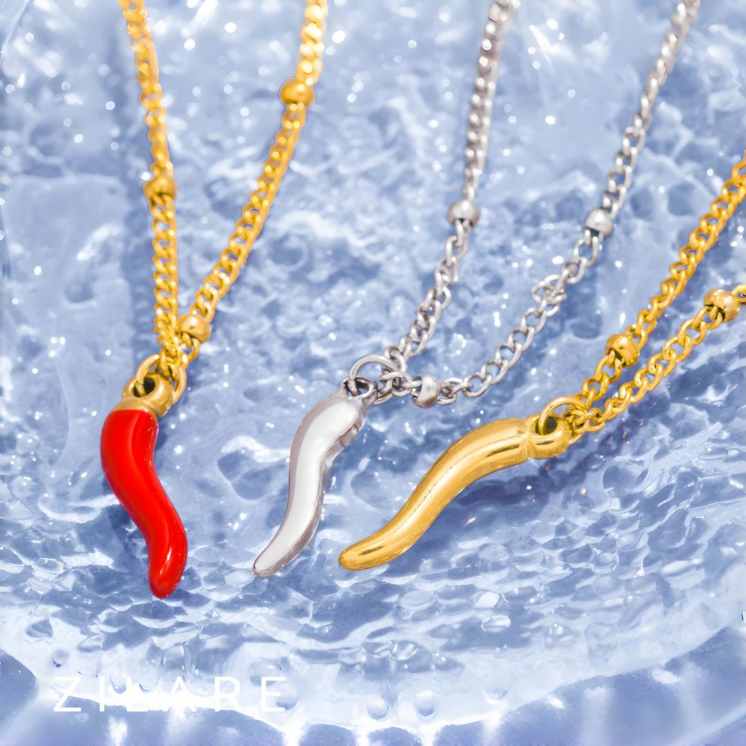 Collar dorado baño de oro 18k con dije de chile  Nayara