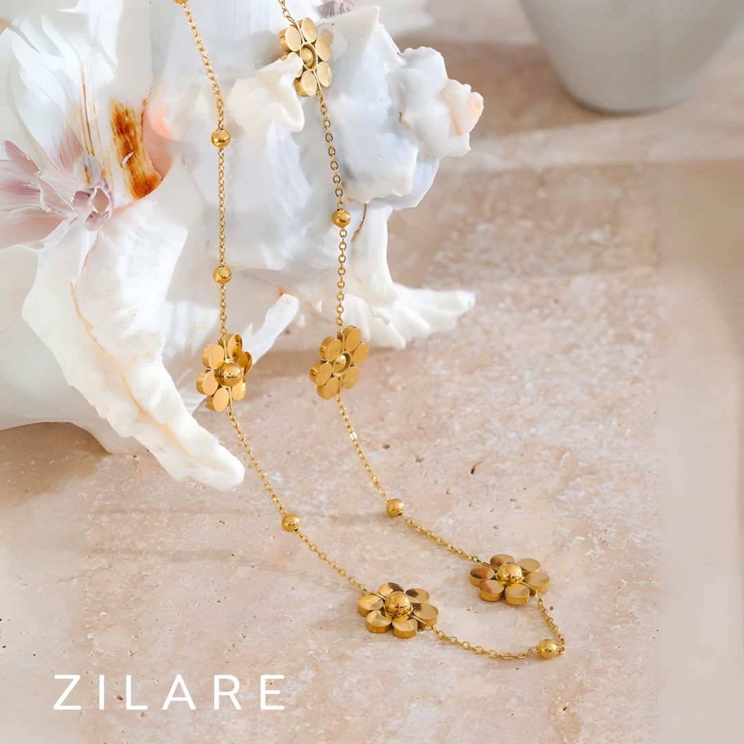 Collar Dorado con Flores Delicadas Bañado en Oro 18k Martina