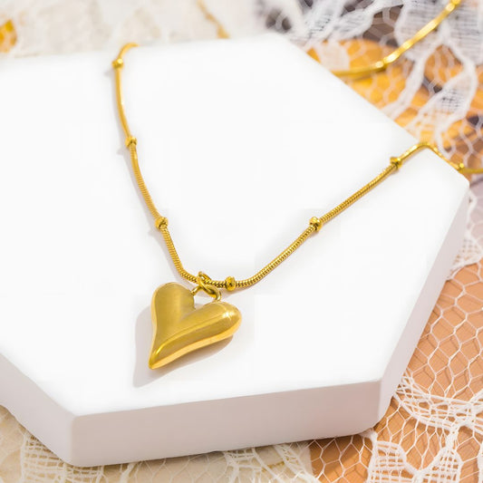 Collar elegante baño de oro 18k con dije de corazón Mirella