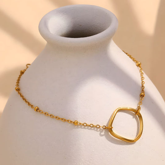Pulsera dorada minimalista con baño de oro 18k Araceli