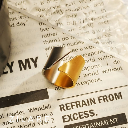 Anillo acero inoxidable con diseño abierto bicolor Amayrani