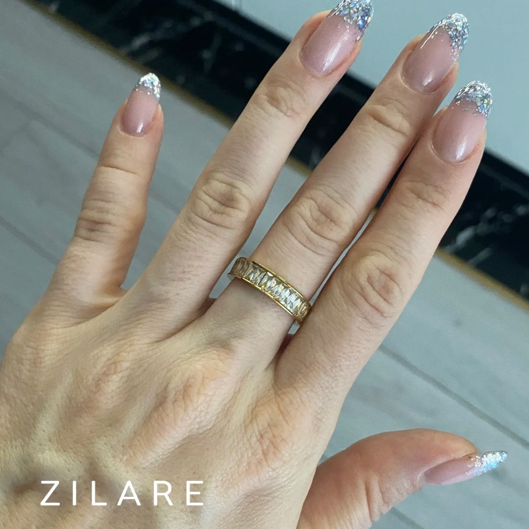 Anillo bañado en oro 18k elegante y moderno para mujer Naima