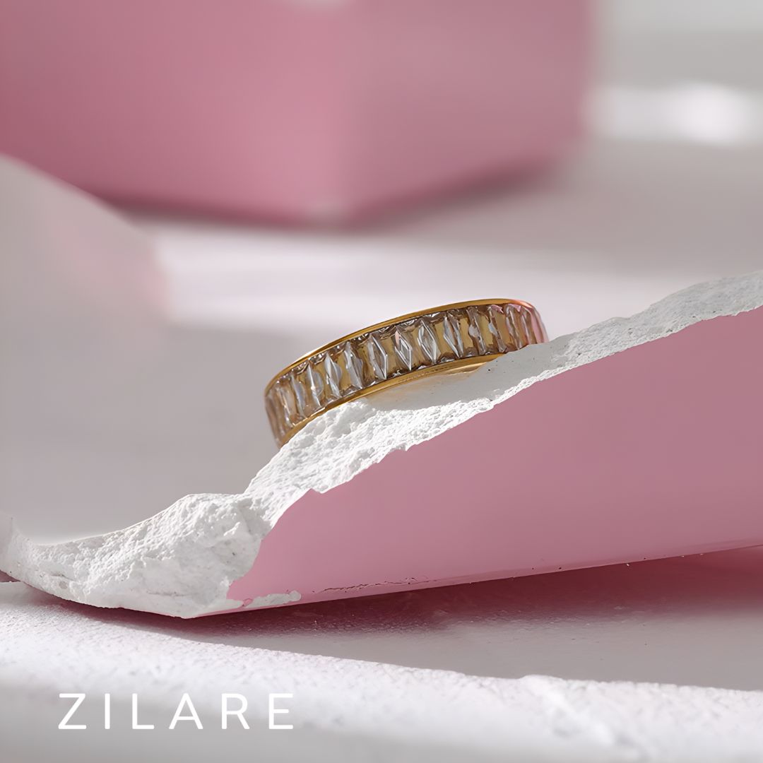 Anillo bañado en oro 18k elegante y moderno para mujer Naima