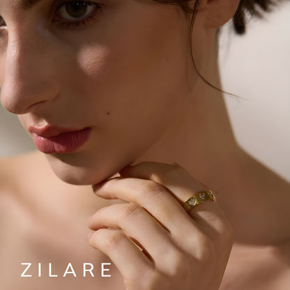 Anillo bañado en oro 18k con corazones y circonias Fabiola