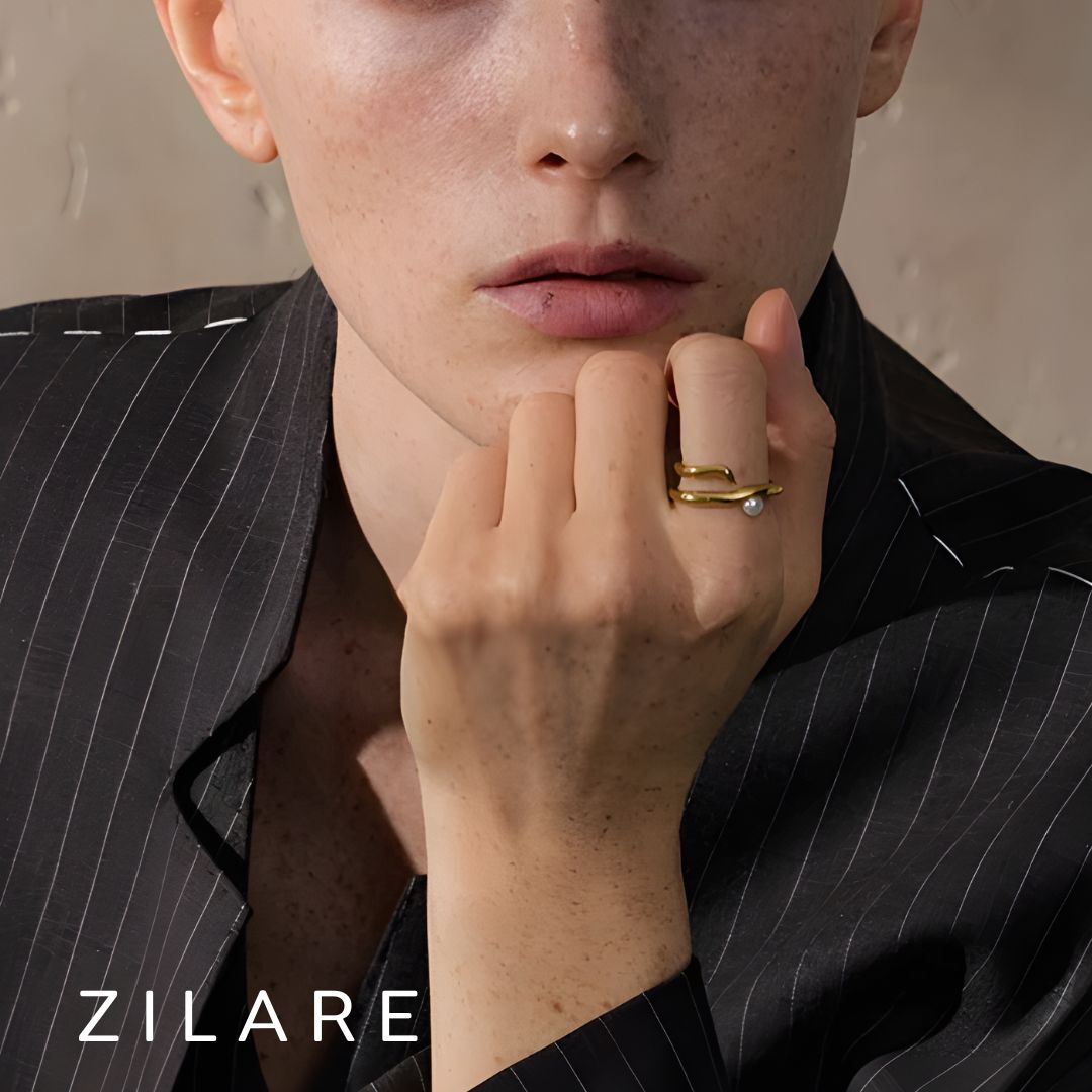 Anillo dorado ajustable con perla blanca elegante Mariel