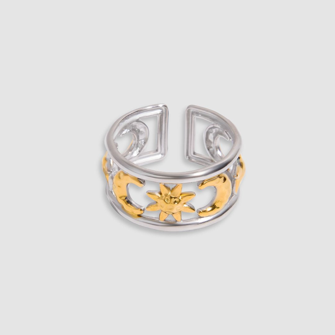 Anillo delicado baño de oro 18k con diseño celestial Marisol