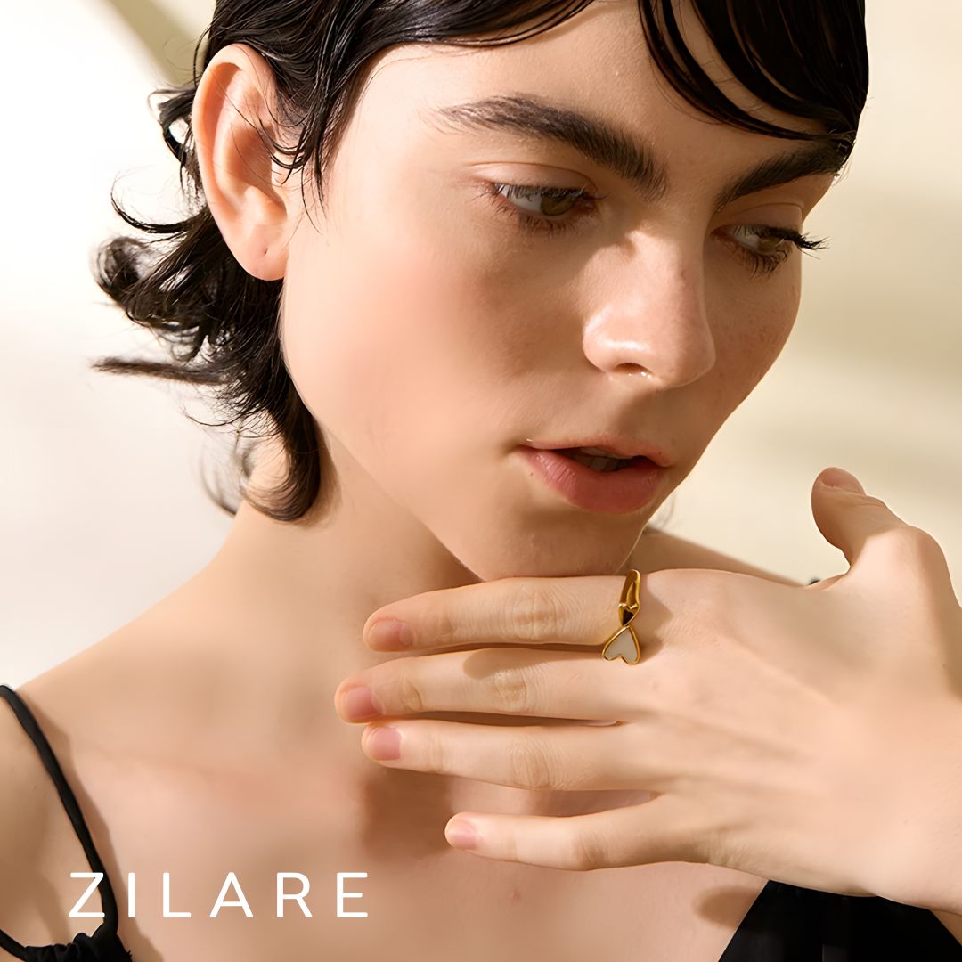 Anillo con diseño de corazón bañado en oro 18k Nubia