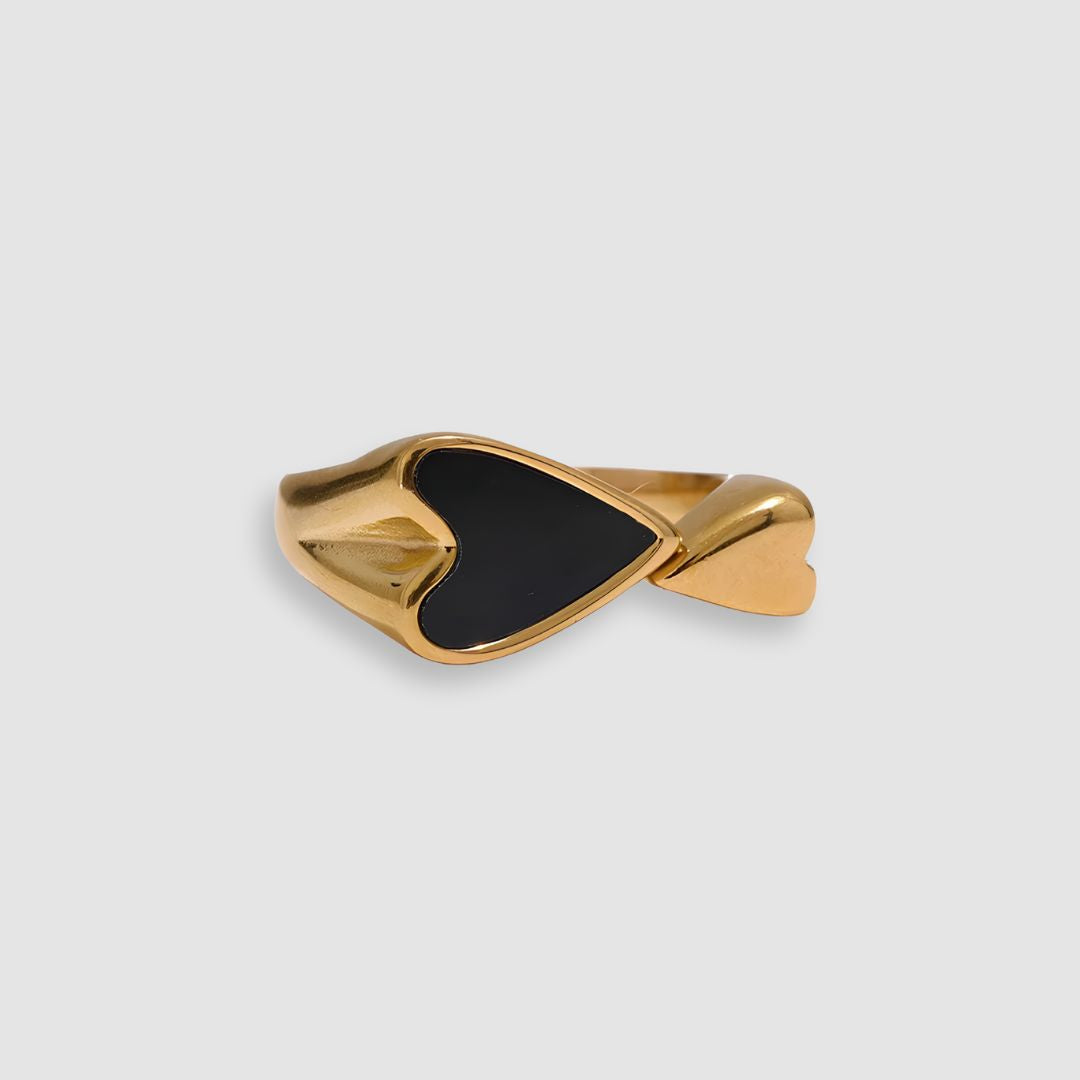 Anillo con diseño de corazón bañado en oro 18k Nubia