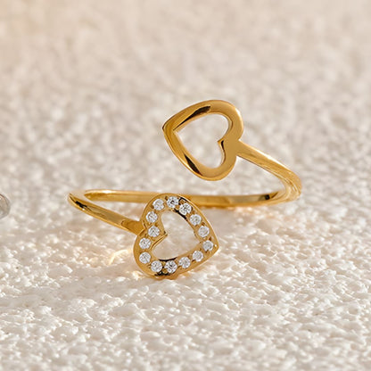 Anillo dorado ajustable con corazones y circonias Eliette