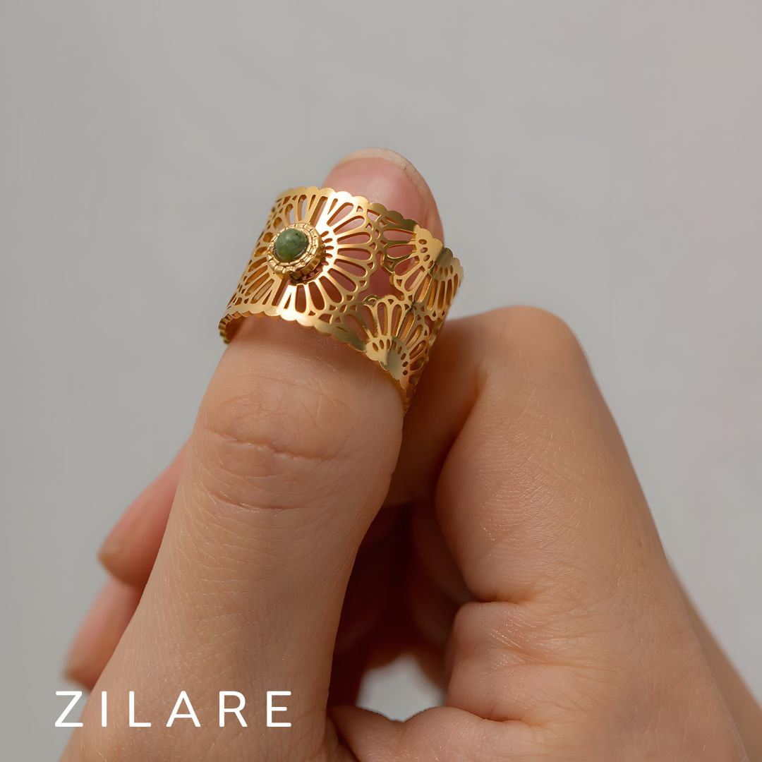 Anillo bañado en oro 18k con piedra verde elegante Amara