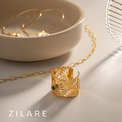 Anillo bañado en oro 18k con piedra verde elegante Amara