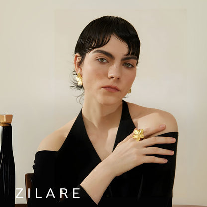 Anillo elegante con flor femenina bañado en oro 18k Violeta