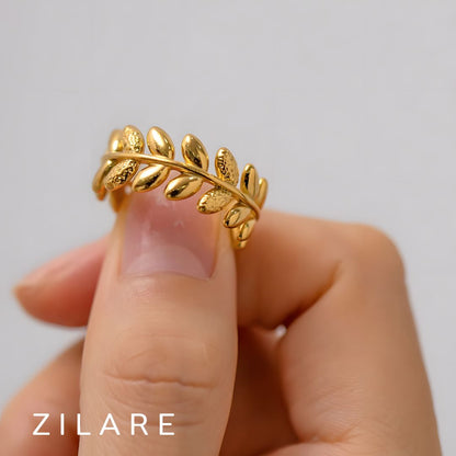 Anillo moderno de hojas ajustable bañado en oro 18k Alina