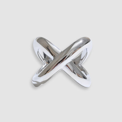 Anillo dorado moderno tipo cruz bañado en oro 18k Renée