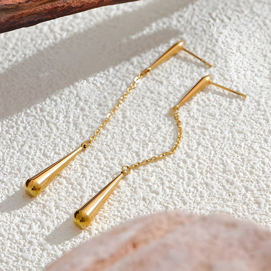 Arete elegante dorado laro con gota bañado en oro 18k Arlet