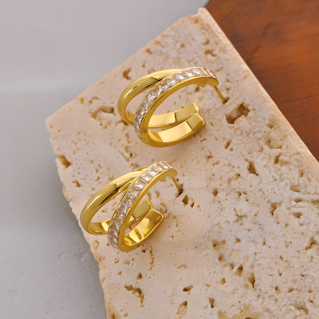 Aretes dorados tipo argolla doble bañados en oro 18k Luzia