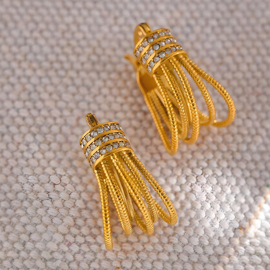 Aretes dorados bañados oro 18k elegantes y brillantes Patricia