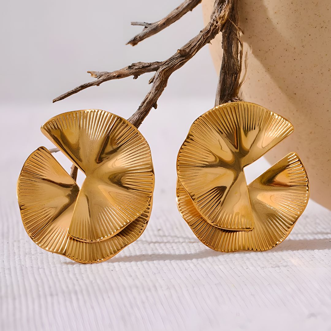 Aretes dorados bañados en oro 18k imponentes chic Mónica