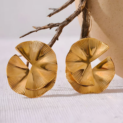 Aretes dorados bañados en oro 18k imponentes chic Mónica