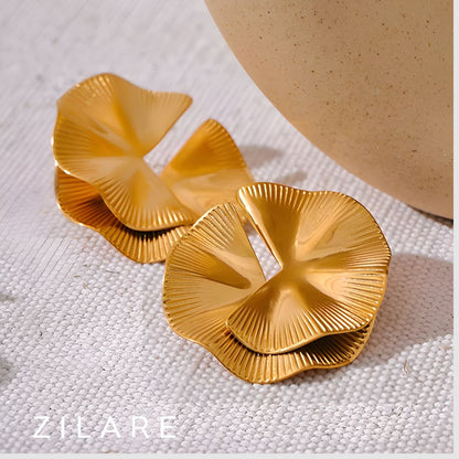 Aretes dorados bañados en oro 18k imponentes chic Mónica