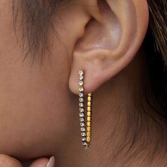 Aretes dorados con brillo elegante bañado en oro 18k Yuridia