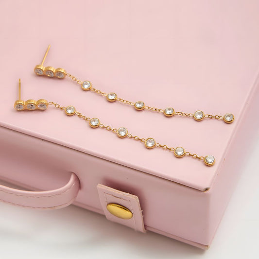 Aretes dorados con piedras brillantes bañados oro 18k Ivette