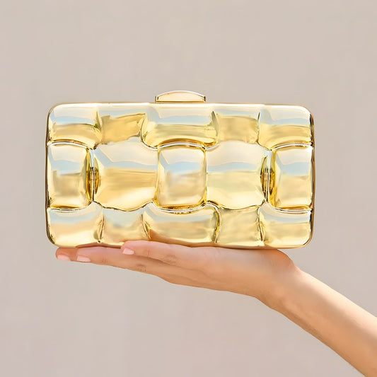 Bolsa de mano para mujer dorada con diseño texturizado Zyra