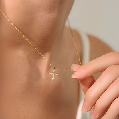 Collar con cruz para mujer bañado oro 18k y zirconias Ivanna