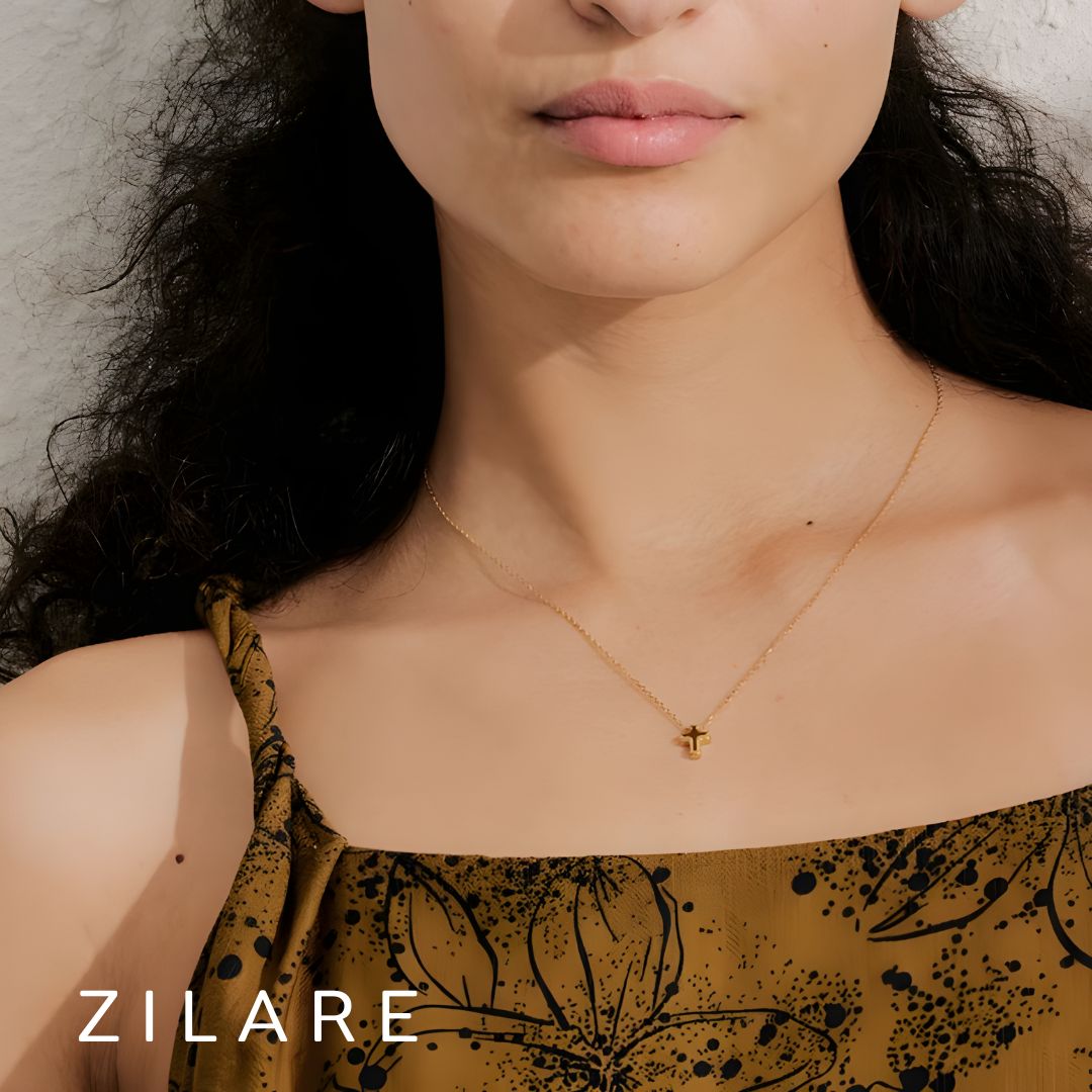 Collar dorado bañado en oro 18k con cruz elegante Selini