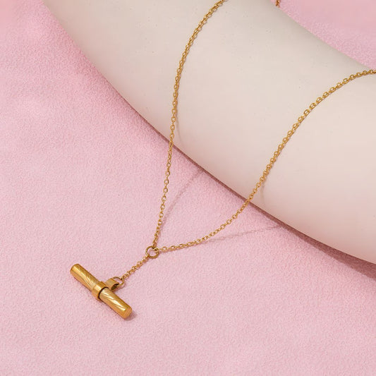 Collar dorado bañado en oro 18k moderno y sofisticado Rocio