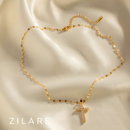 Collar delicado baño de oro 18k con cruz luminosa Maite