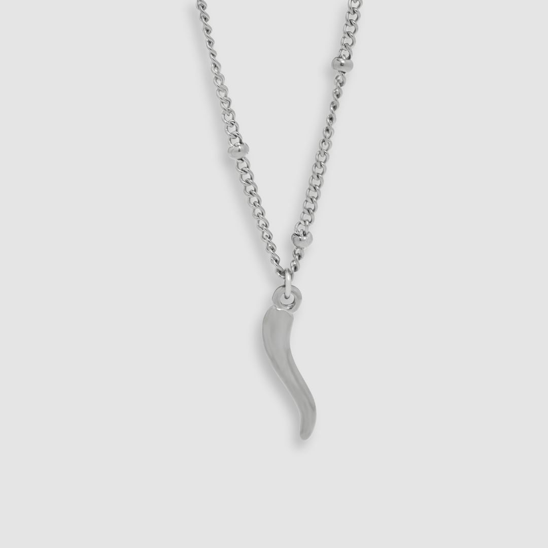 Collar dorado baño de oro 18k con dije de chile  Nayara