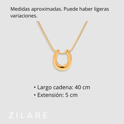 Collar moderno baño oro 18k con dije en forma de U Abrilita