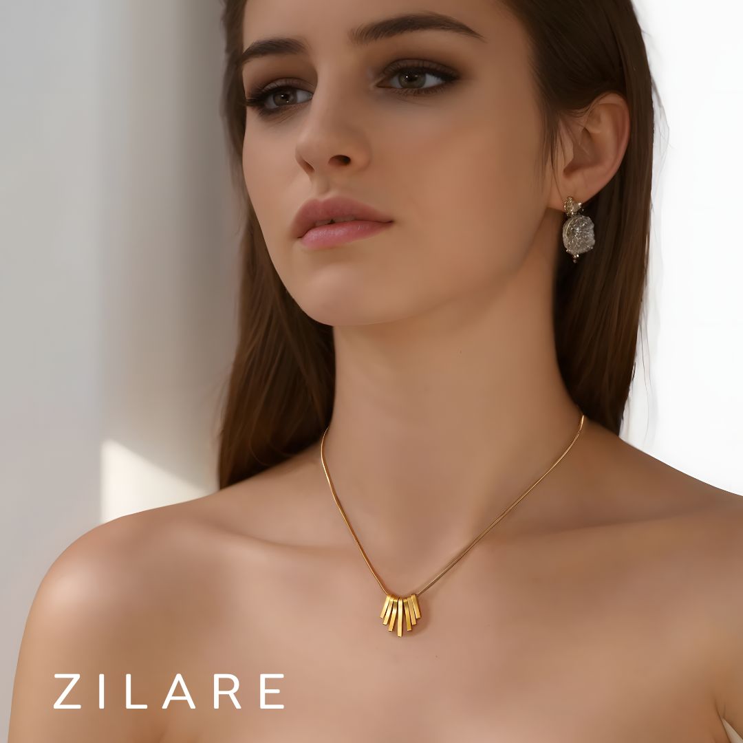 Collar dorado chic baño de oro 18k con barras finas Amaya