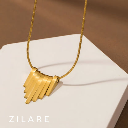 Collar dorado chic baño de oro 18k con barras finas Amaya